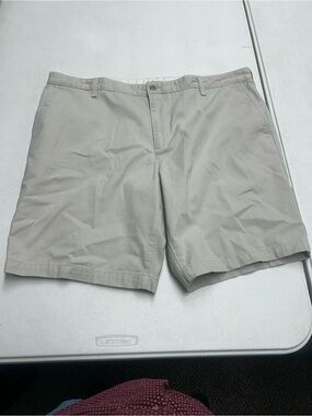 Dockers Sz. 42 Men’s Flat Front Shorts in Light Tan - Everyday Comfort